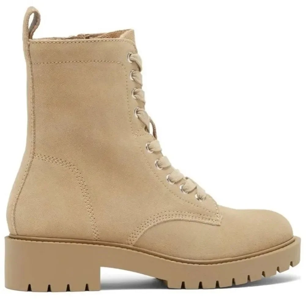 Steve Madden Women’s Checker Lug Sole Combat Boots in the Size 9.5M